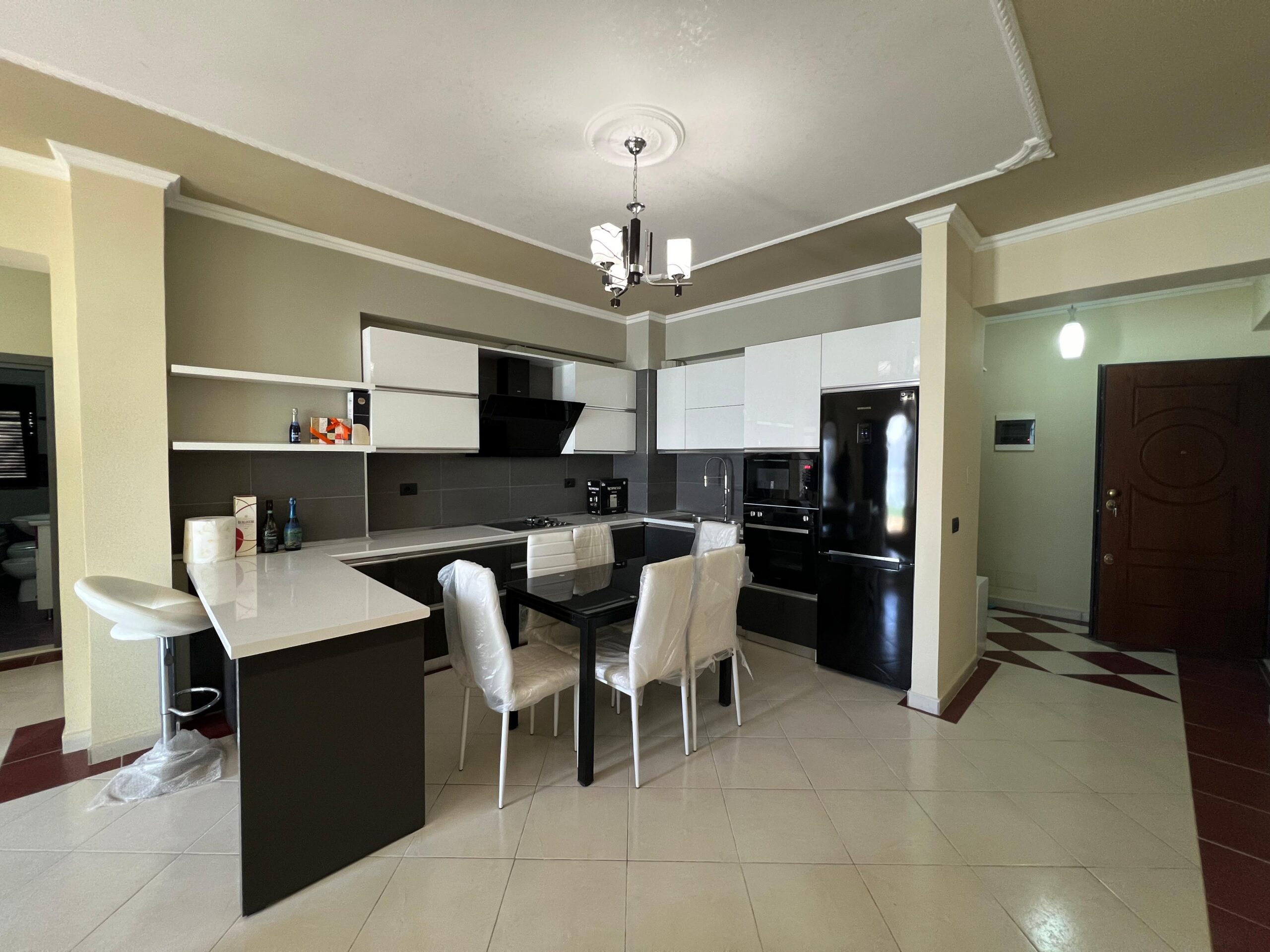 3-pokojowy apartament z widokiem na morze- Lungomare, Wlora Albania