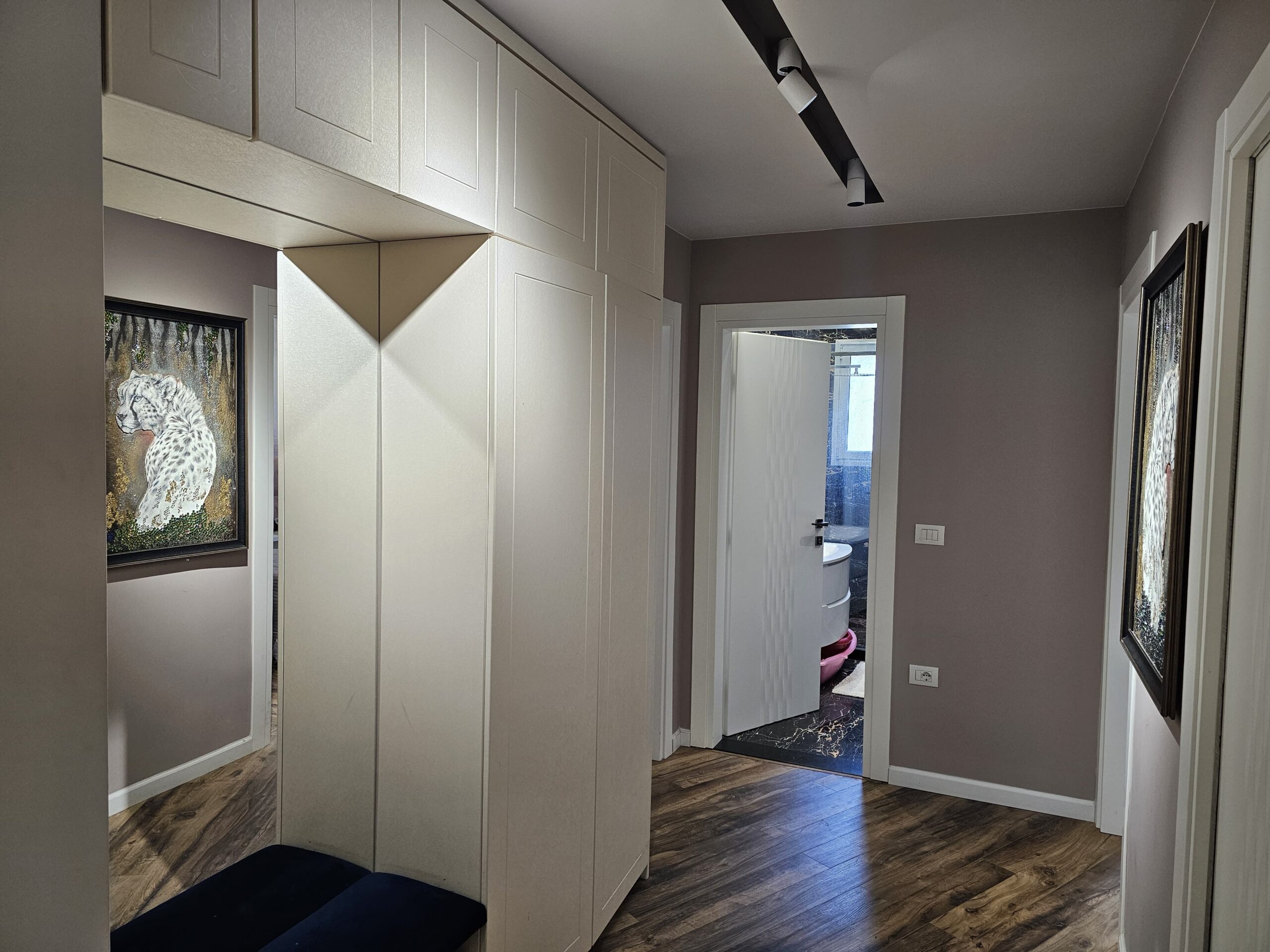 Luksusowy  Apartament z dwoma sypialniami i garażem- Wlora
