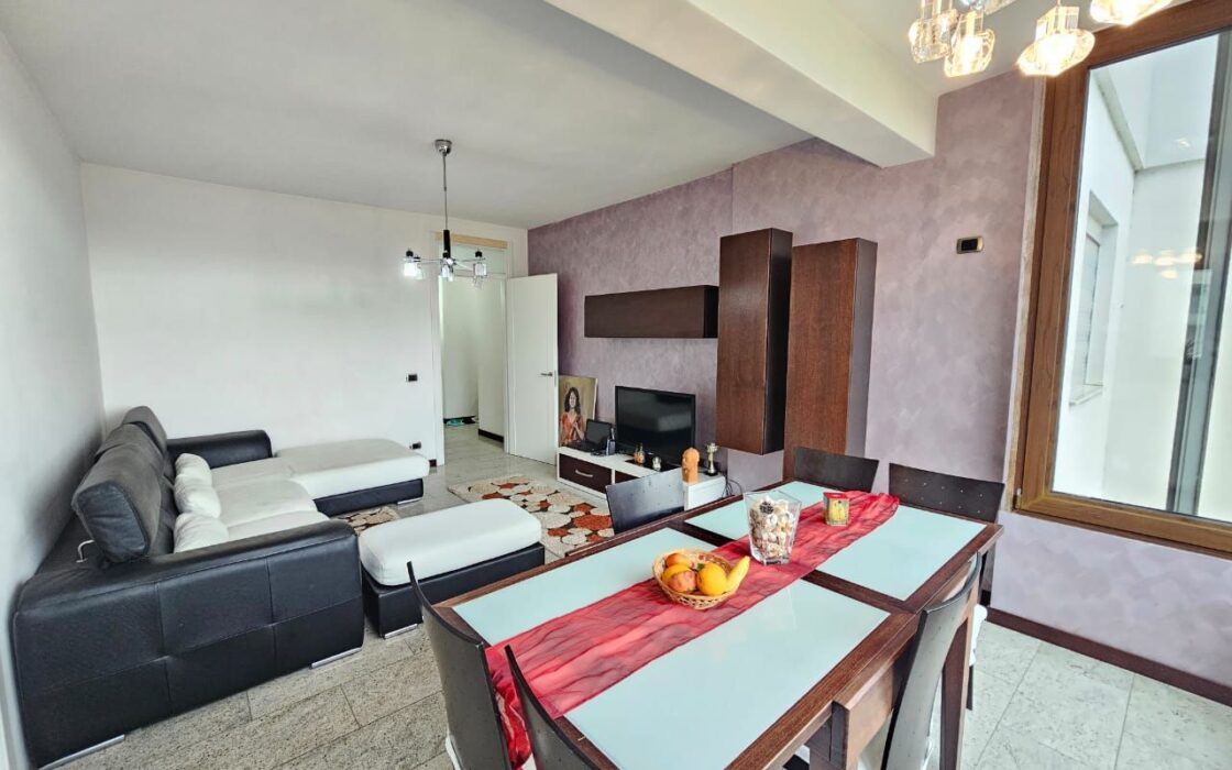 Na sprzedaż 4 pokojowy apartament z widokiem na morze- Lungomare Wlora