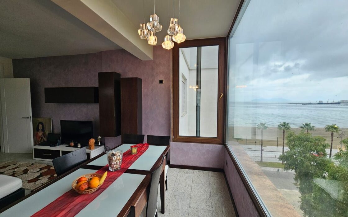 Na sprzedaż 4 pokojowy apartament z widokiem na morze- Lungomare Wlora