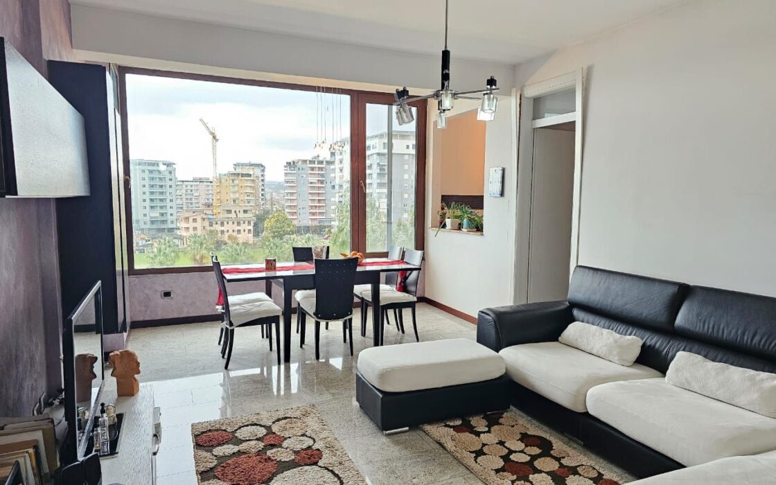 Na sprzedaż 4 pokojowy apartament z widokiem na morze- Lungomare Wlora