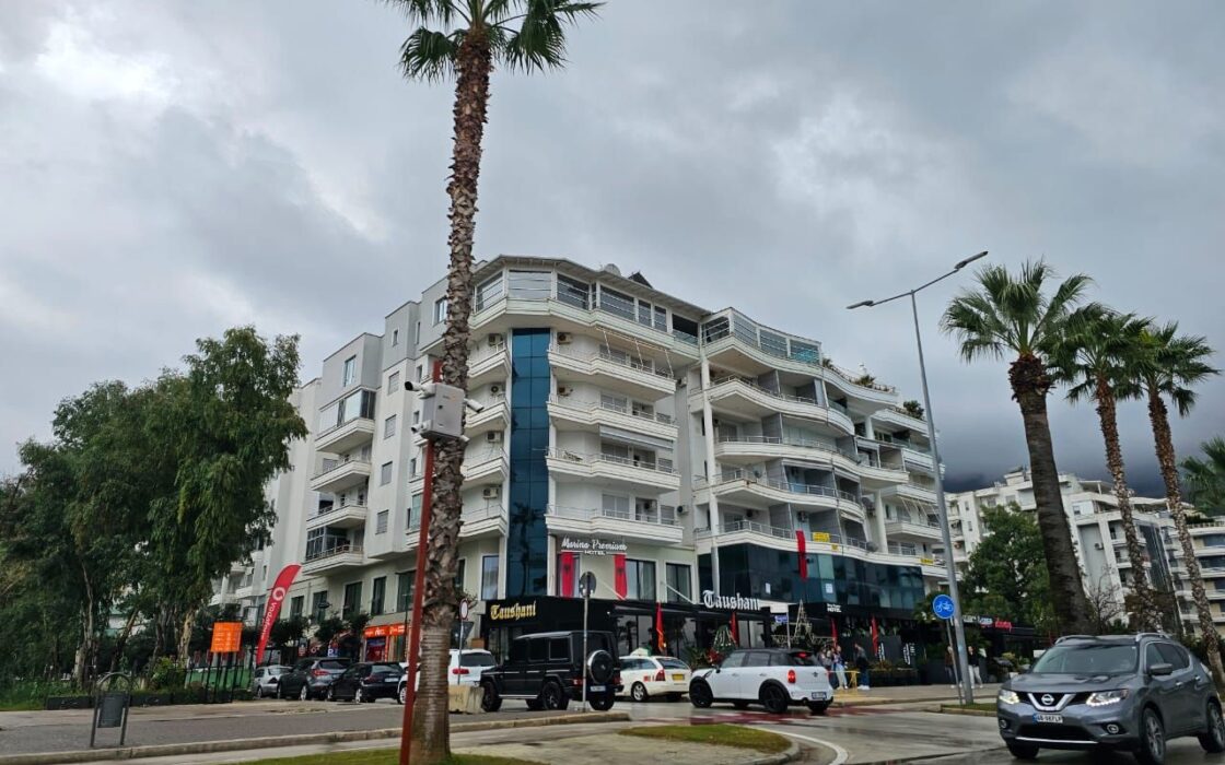 Na sprzedaż 4 pokojowy apartament z widokiem na morze- Lungomare Wlora