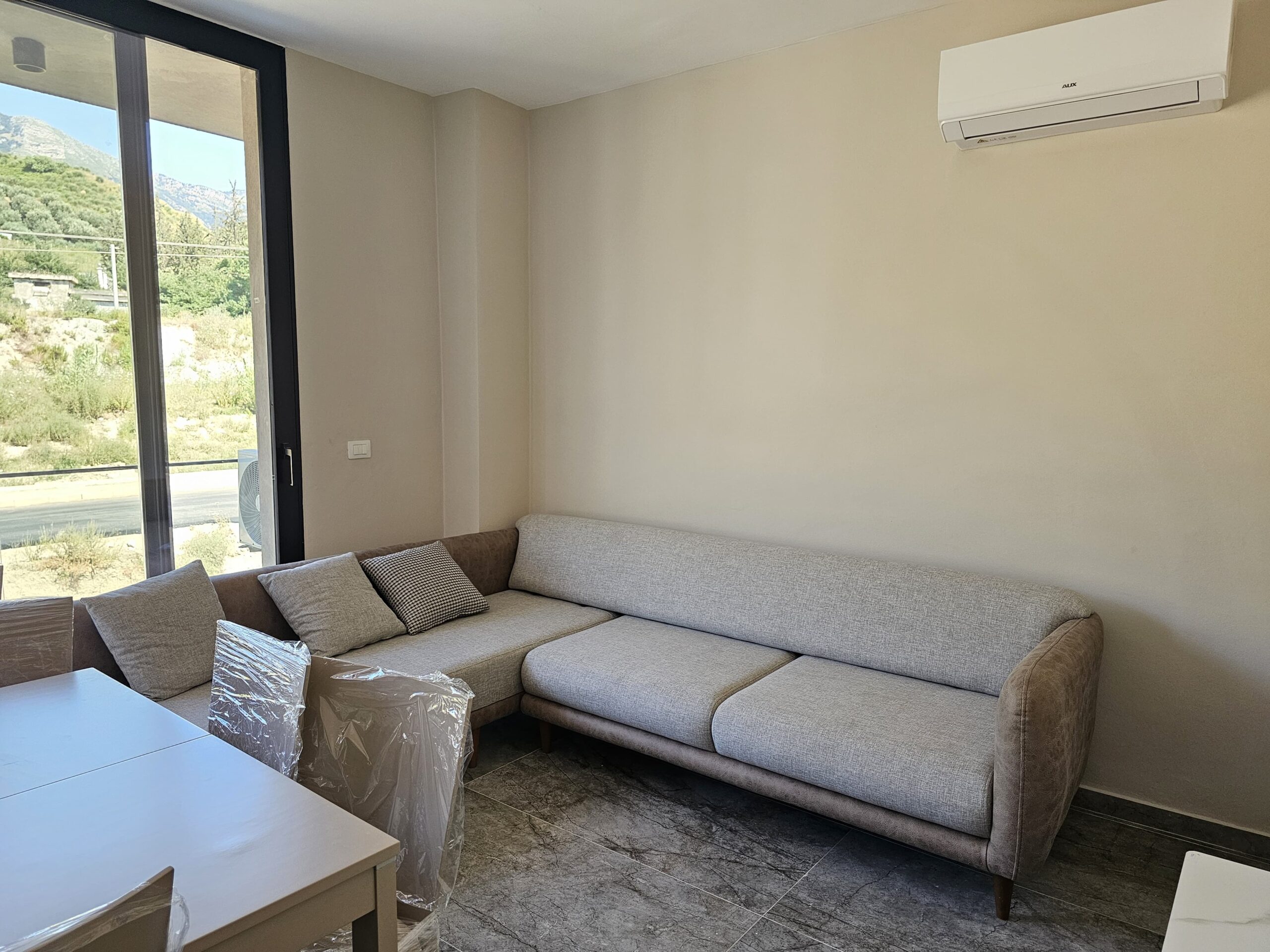 2-pokojowy apartament z widokiem na morze- Radhime, Wlora