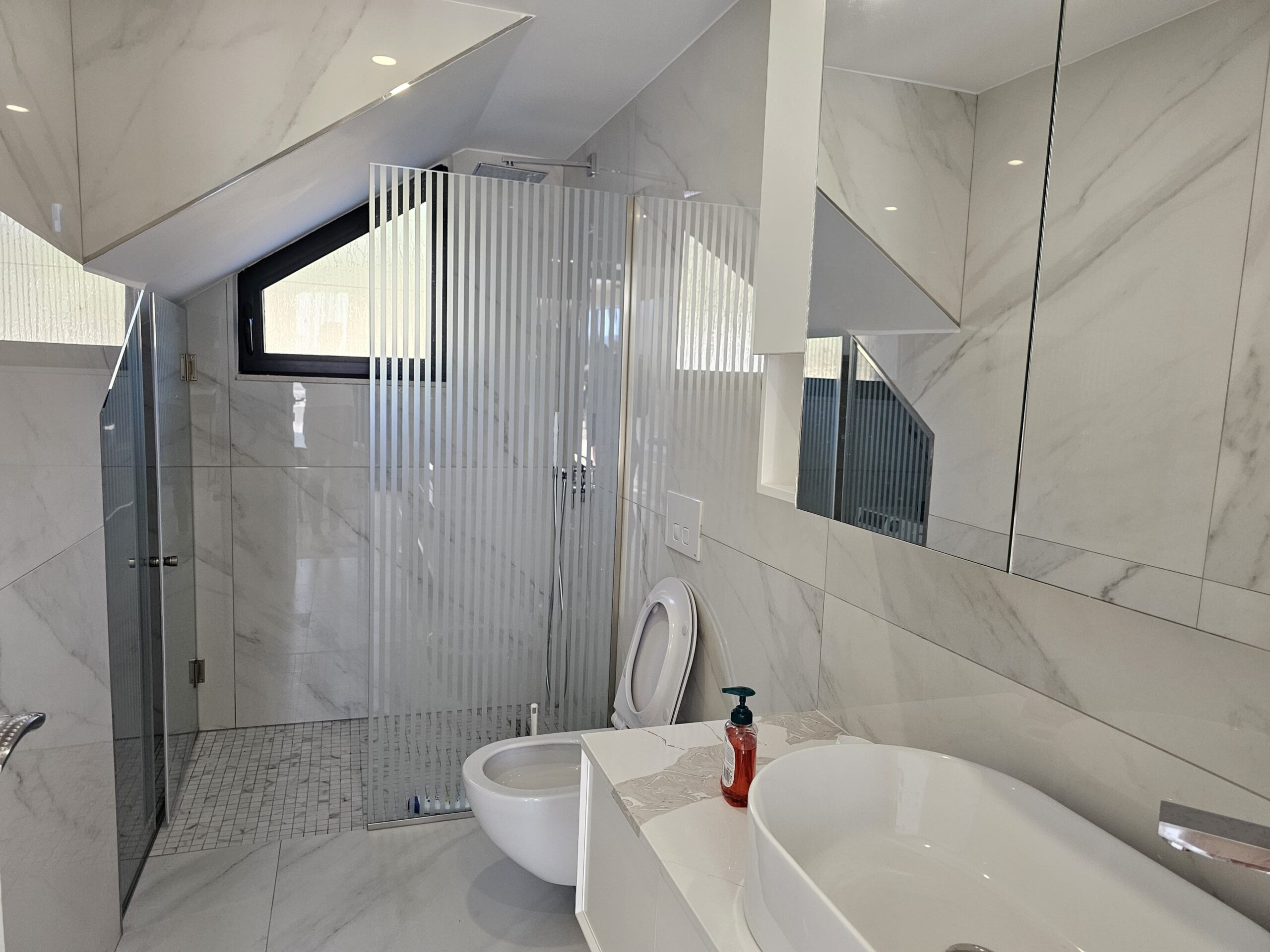 Luksusowy 2-poziomowy apartament-  Radhime