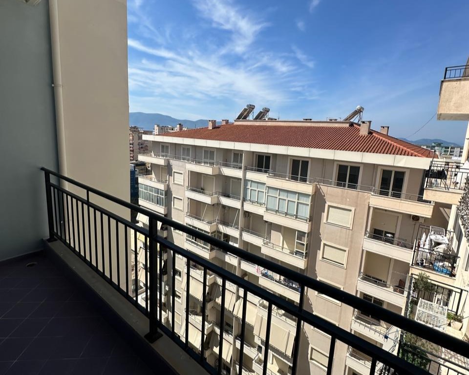 3-pokojowy apartament  w centrum Wlory