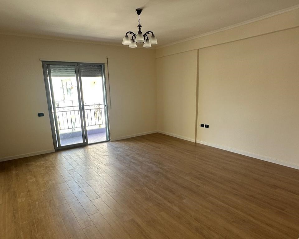 3-pokojowy apartament  w centrum Wlory