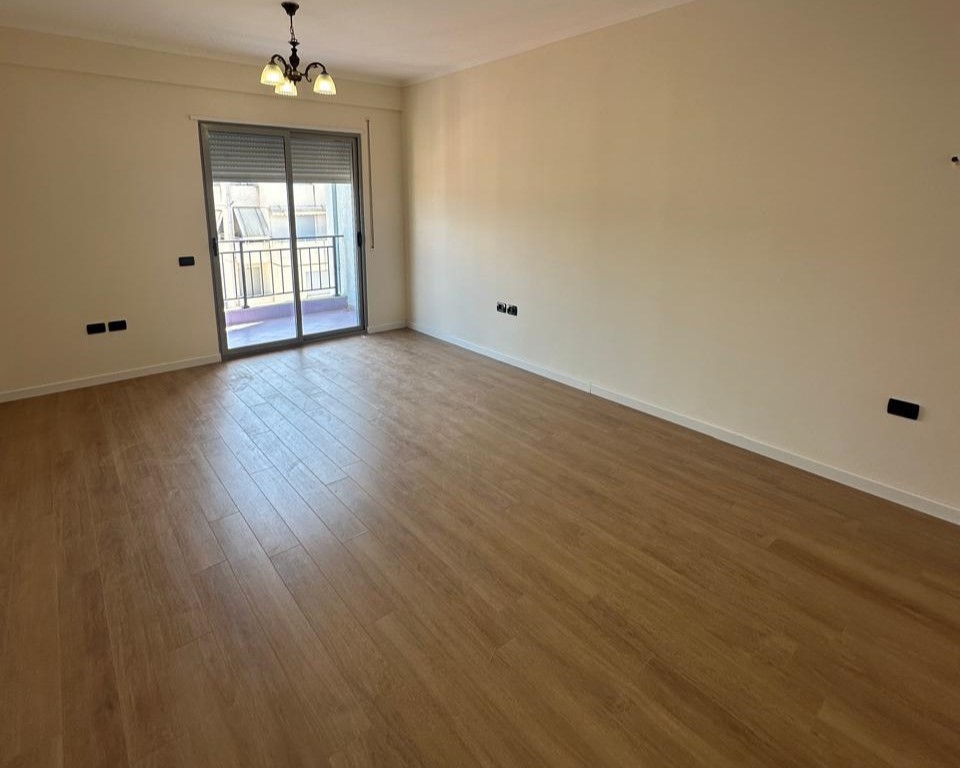 3-pokojowy apartament  w centrum Wlory