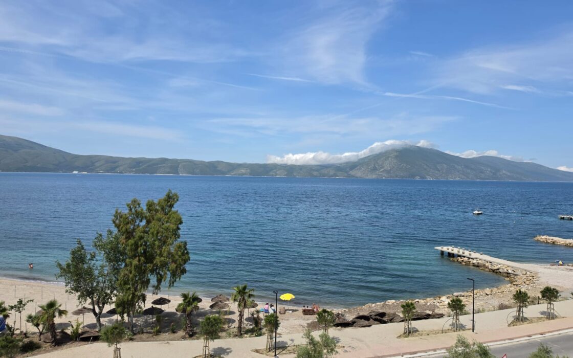 2-pokojowy apartament z basenem – Radhimë przy Lungomare 3, Wlora