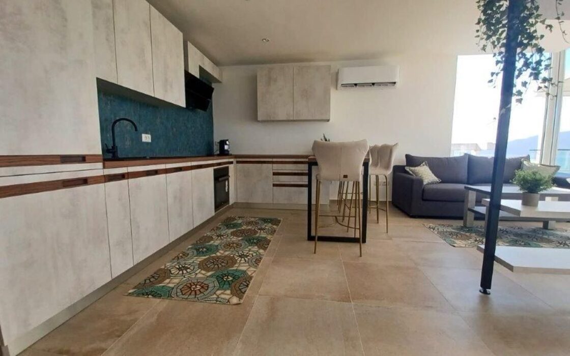 Panoramiczny apartament 140 m2 z tarasem 35 m² – Cold Water / Lungomare 2, Wlora