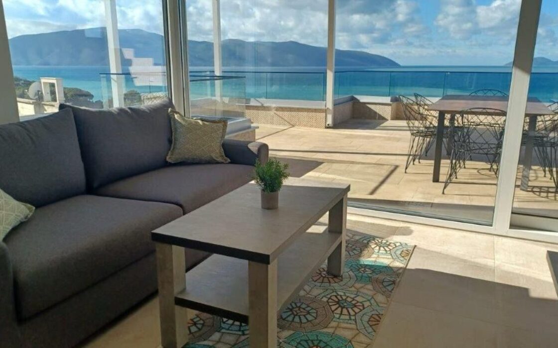 Panoramiczny apartament 140 m2 z tarasem 35 m² – Cold Water / Lungomare 2, Wlora