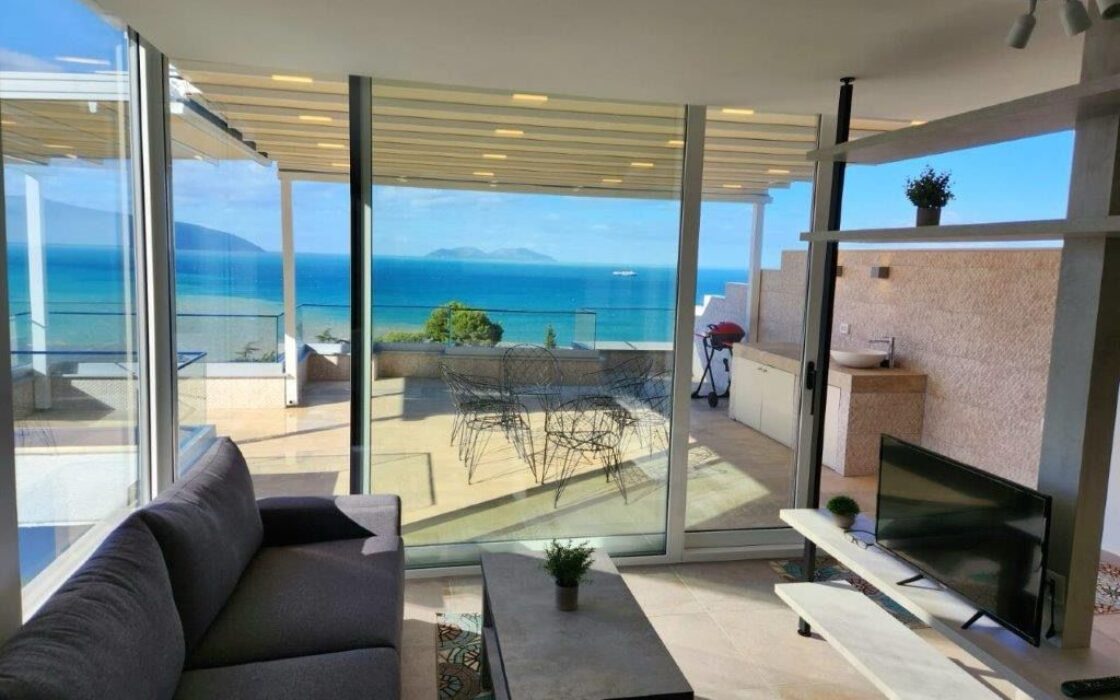 Panoramiczny apartament 140 m2 z tarasem 35 m² – Cold Water / Lungomare 2, Wlora