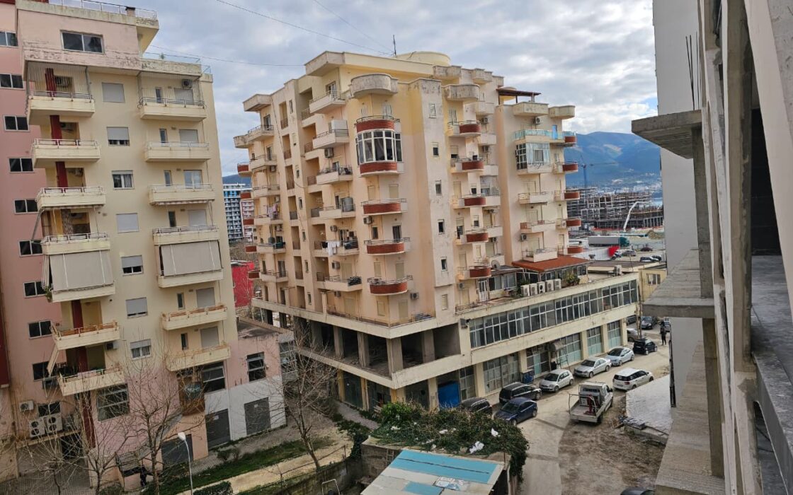 Przestronny 2-pokojowy apartament 80m2 w 2. Linii Brzegowej – Obok Vlora Marina, Wlora