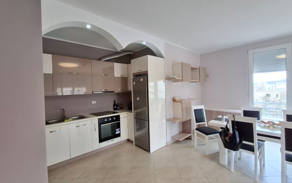 3-pokojowy apartament w 1 linii brzegowej-Wlora