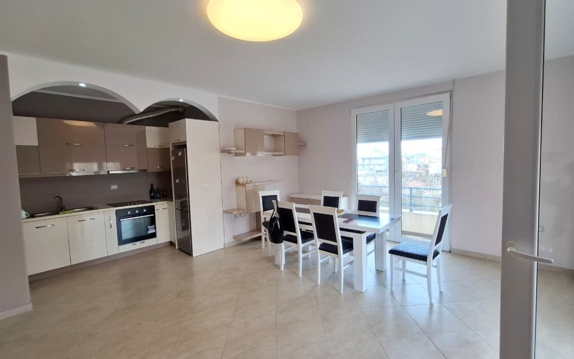3-pokojowy apartament w 1 linii brzegowej-Wlora