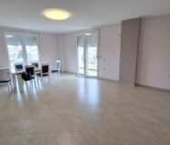 3-pokojowy apartament w 1 linii brzegowej-Wlora