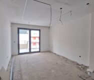 Nowy 2-pokojowy apartament z balkonem w stanie deweloperskim – Lungomare, Wlora