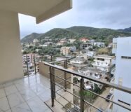 Nowy 2-pokojowy apartament z balkonem w stanie deweloperskim – Lungomare, Wlora
