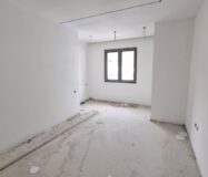 Nowy 2-pokojowy apartament z balkonem w stanie deweloperskim – Lungomare, Wlora
