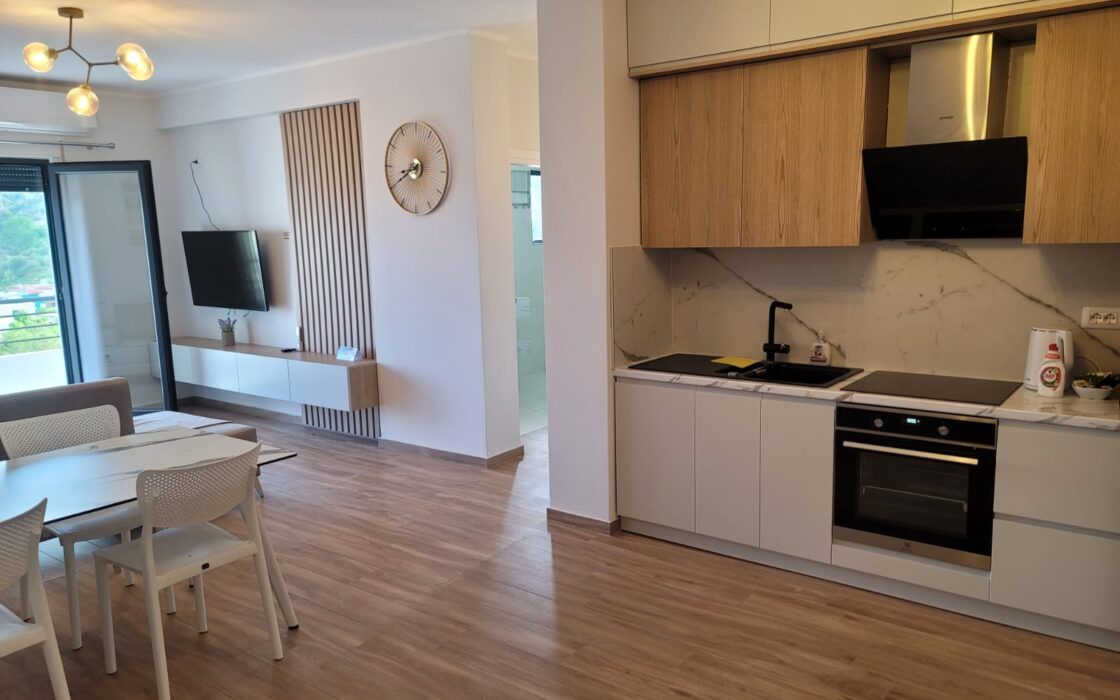 Nowoczesny 2-pokojowy apartament z werandą – Lungomare, Wlora