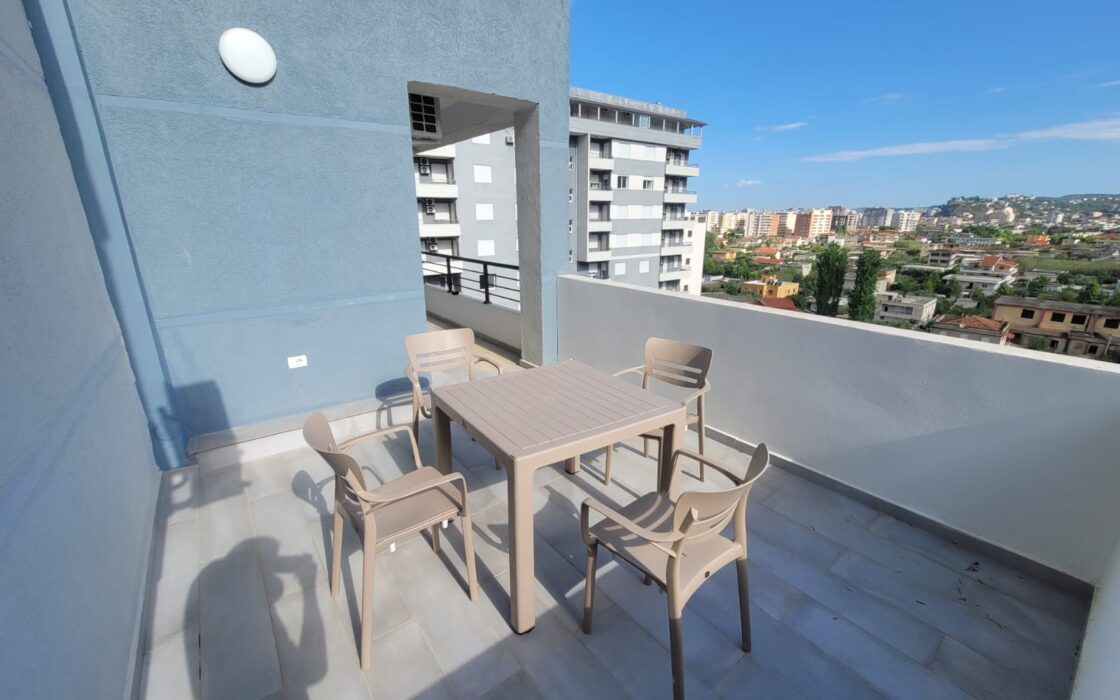 Nowoczesny 2-pokojowy apartament z werandą – Lungomare, Wlora