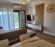 Nowoczesny 2-pokojowy apartament z werandą – Lungomare, Wlora