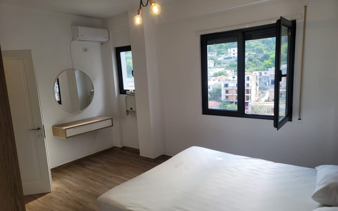 Nowoczesny 2-pokojowy apartament z werandą – Lungomare, Wlora