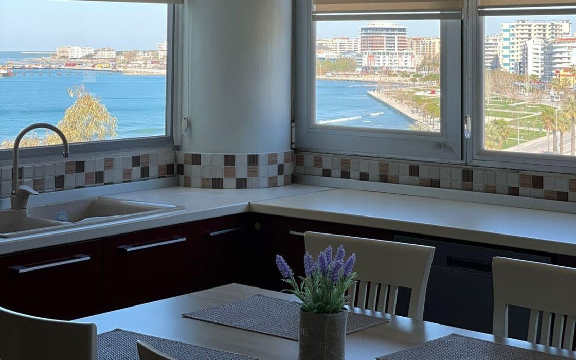 3-pokojowy apartament w 1. Linii Brzegowej – Lungomare, Wlora