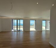 Penthouse z  werandą 43m2 i widokiem na morze oraz góry – Lungomare, Wlora