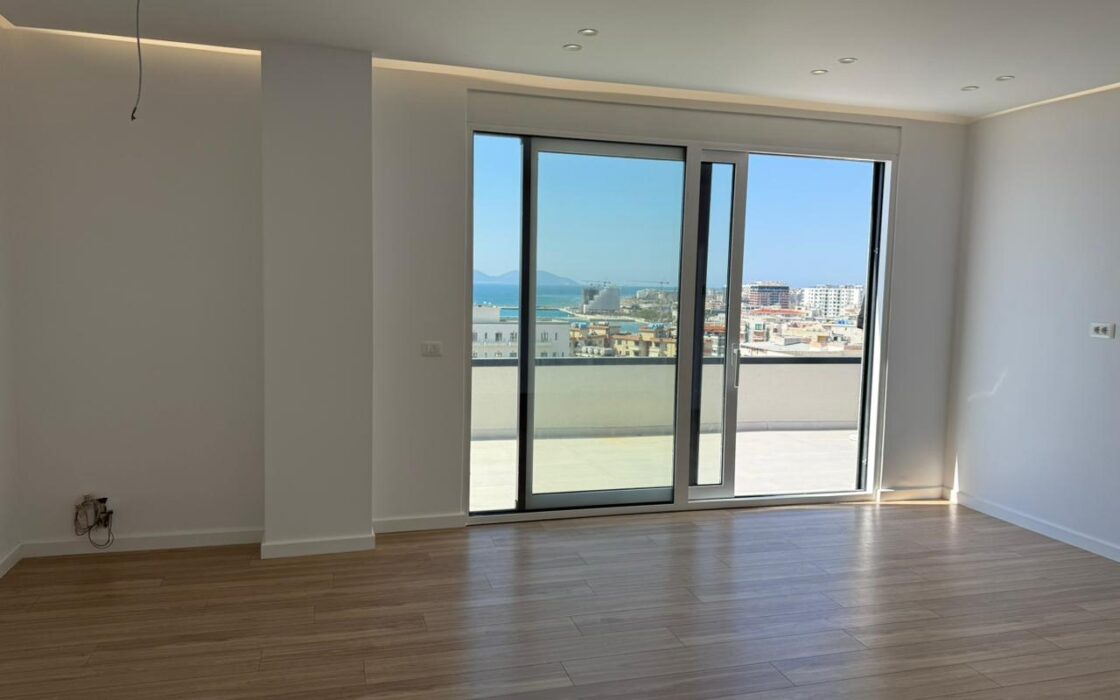 Penthouse z  werandą 43m2 i widokiem na morze oraz góry – Lungomare, Wlora