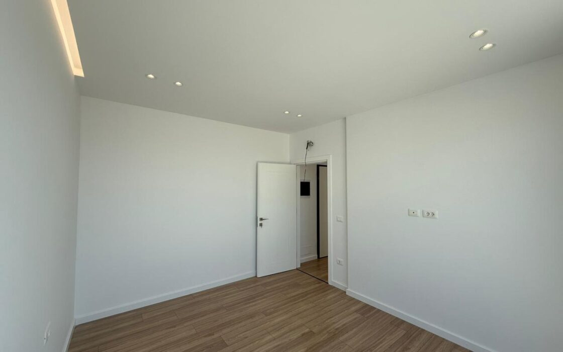 Penthouse z  werandą 43m2 i widokiem na morze oraz góry – Lungomare, Wlora