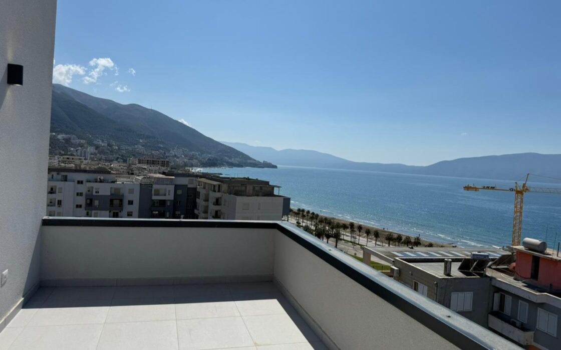 Penthouse z  werandą 43m2 i widokiem na morze oraz góry – Lungomare, Wlora