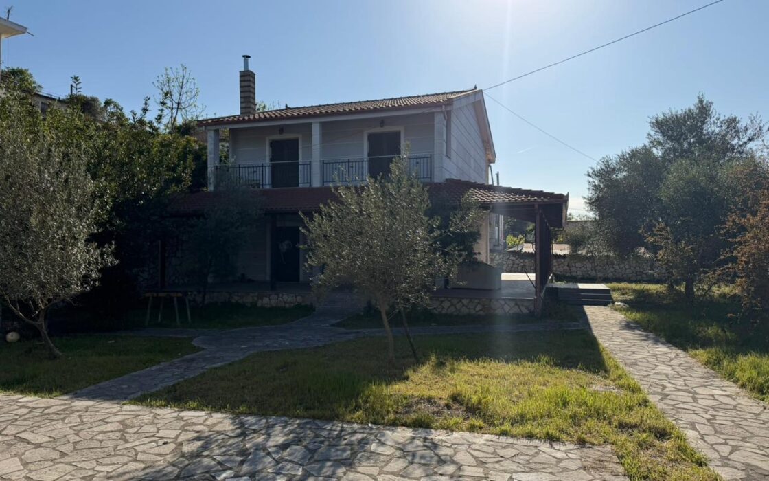 Dom 187m2 z ogrodem 1000 m2- Wlora