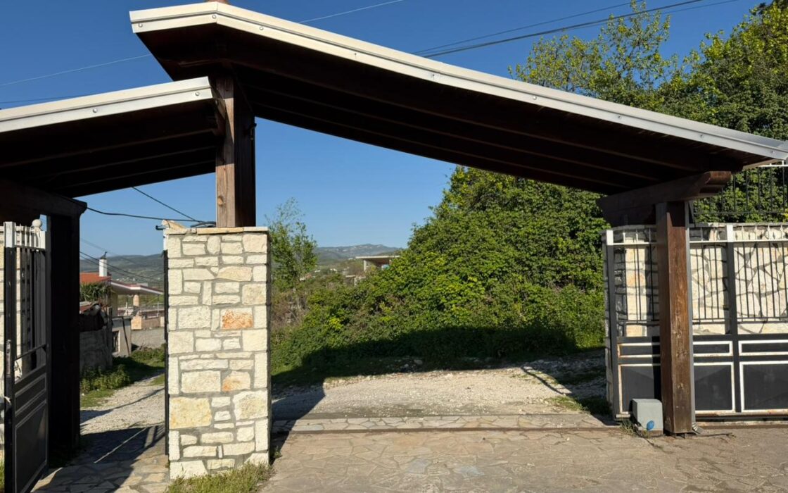 Dom 187m2 z ogrodem 1000 m2- Wlora