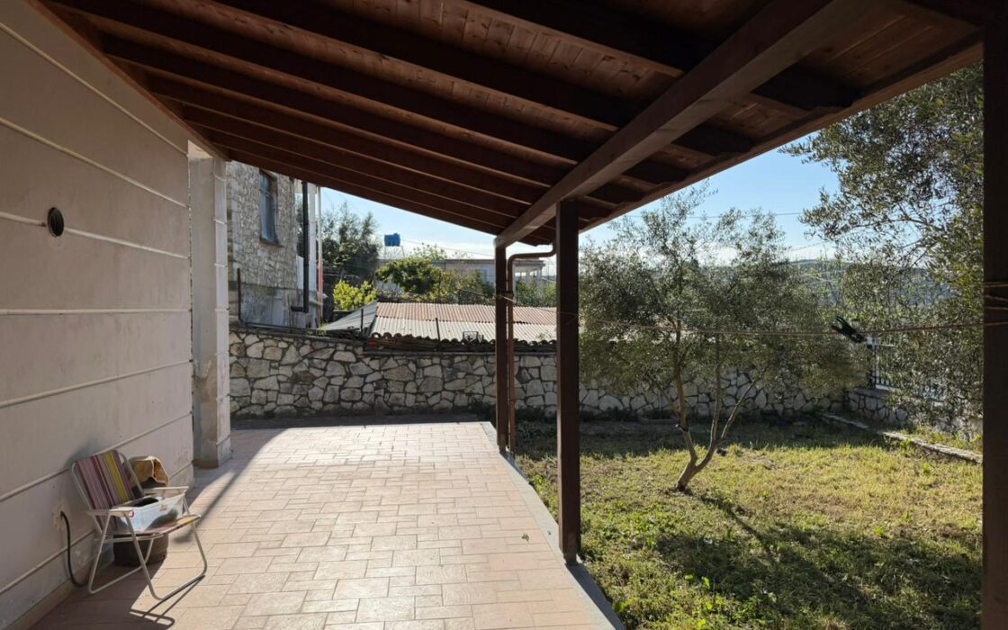 Dom 187m2 z ogrodem 1000 m2- Wlora