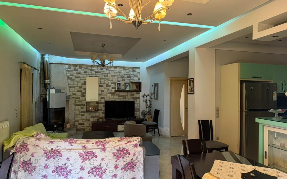 Dom 187m2 z ogrodem 1000 m2- Wlora