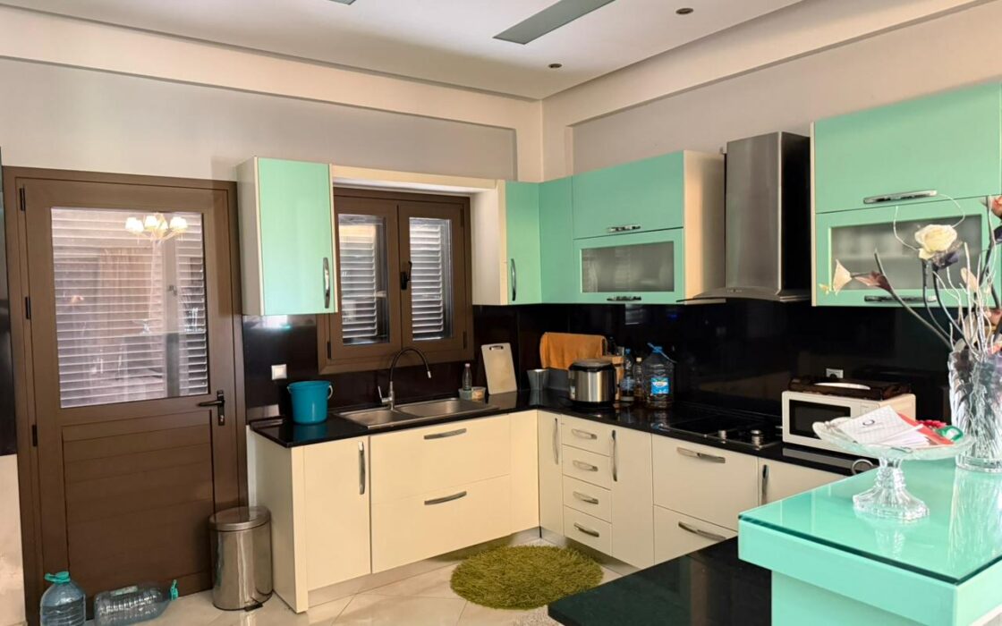 Dom 187m2 z ogrodem 1000 m2- Wlora