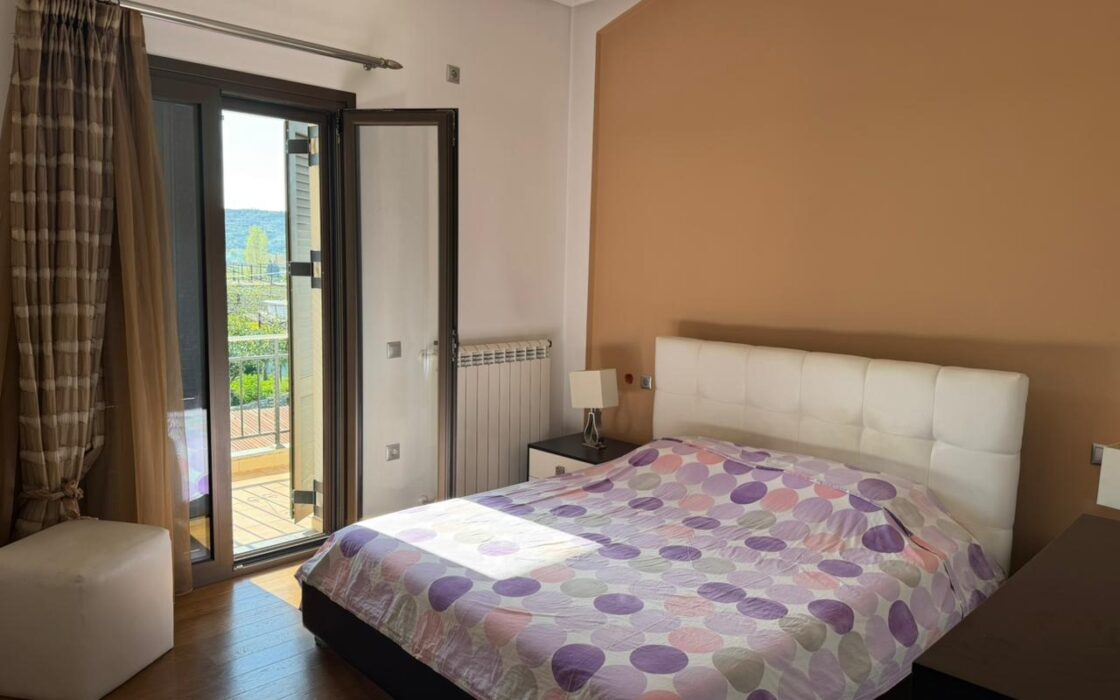 Dom 187m2 z ogrodem 1000 m2- Wlora