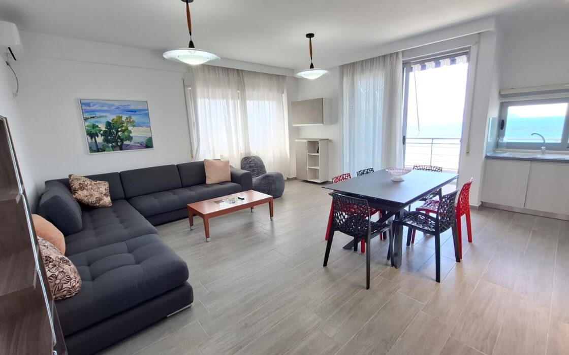Panoramiczny 3-pokojowy apartament 116 m2 z widokiem na morze – 1. Linia Brzegowa przy Lungomare, Wlo