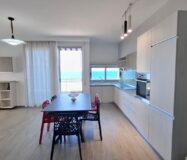 Panoramiczny 3-pokojowy apartament 116 m2 z widokiem na morze – 1. Linia Brzegowa przy Lungomare, Wlo