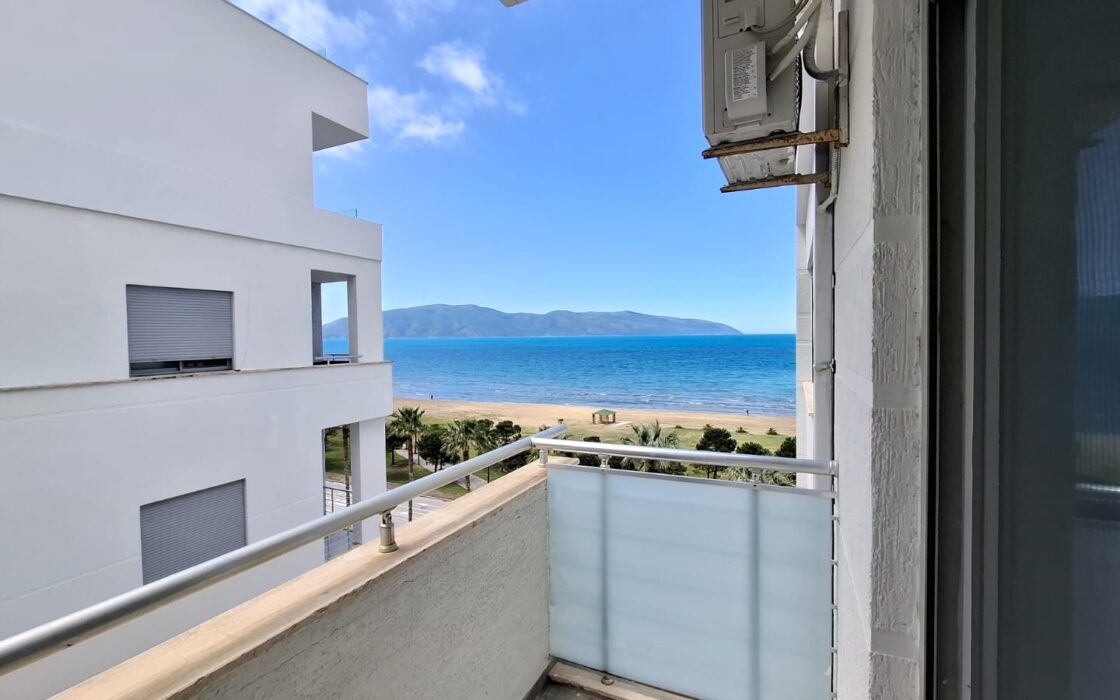 Panoramiczny 3-pokojowy apartament 116 m2 z widokiem na morze – 1. Linia Brzegowa przy Lungomare, Wlo