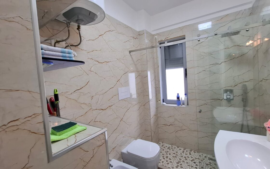 Panoramiczny 3-pokojowy apartament 116 m2 z widokiem na morze – 1. Linia Brzegowa przy Lungomare, Wlo