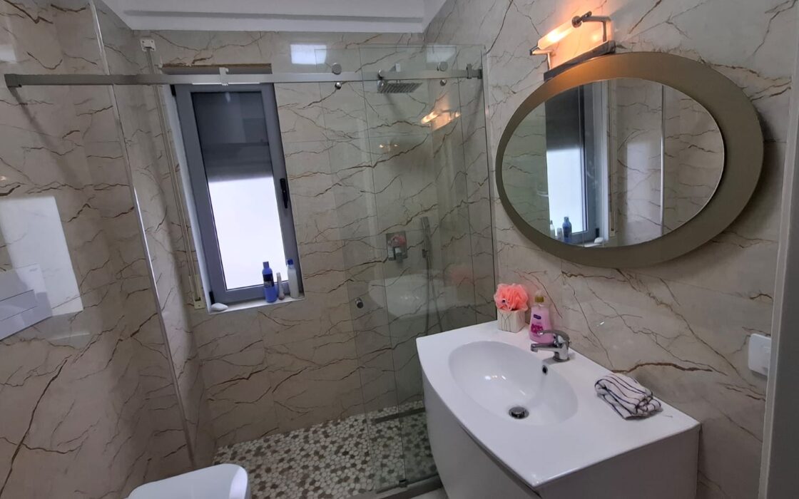 Panoramiczny 3-pokojowy apartament 116 m2 z widokiem na morze – 1. Linia Brzegowa przy Lungomare, Wlo