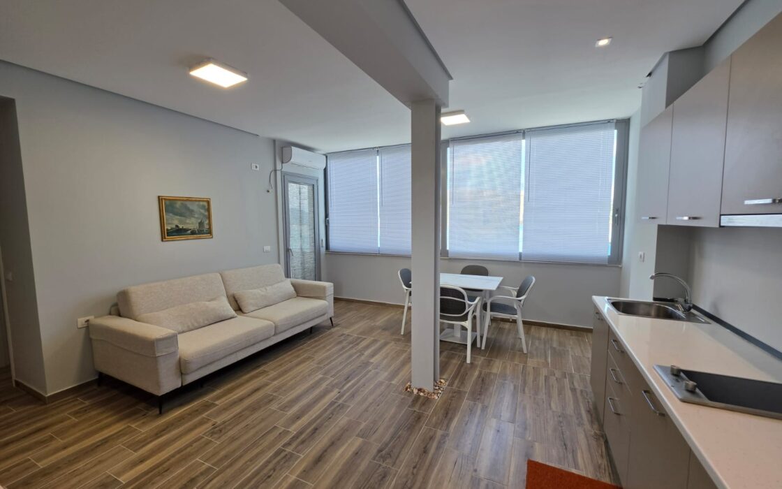 2- pokojowy apartament przy plaży- Lungomare 3, Radhime, Wlora