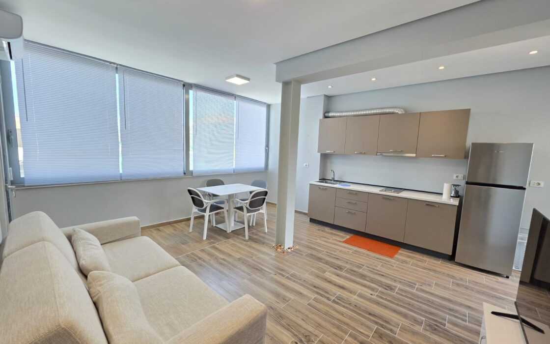 2- pokojowy apartament przy plaży- Lungomare 3, Radhime, Wlora