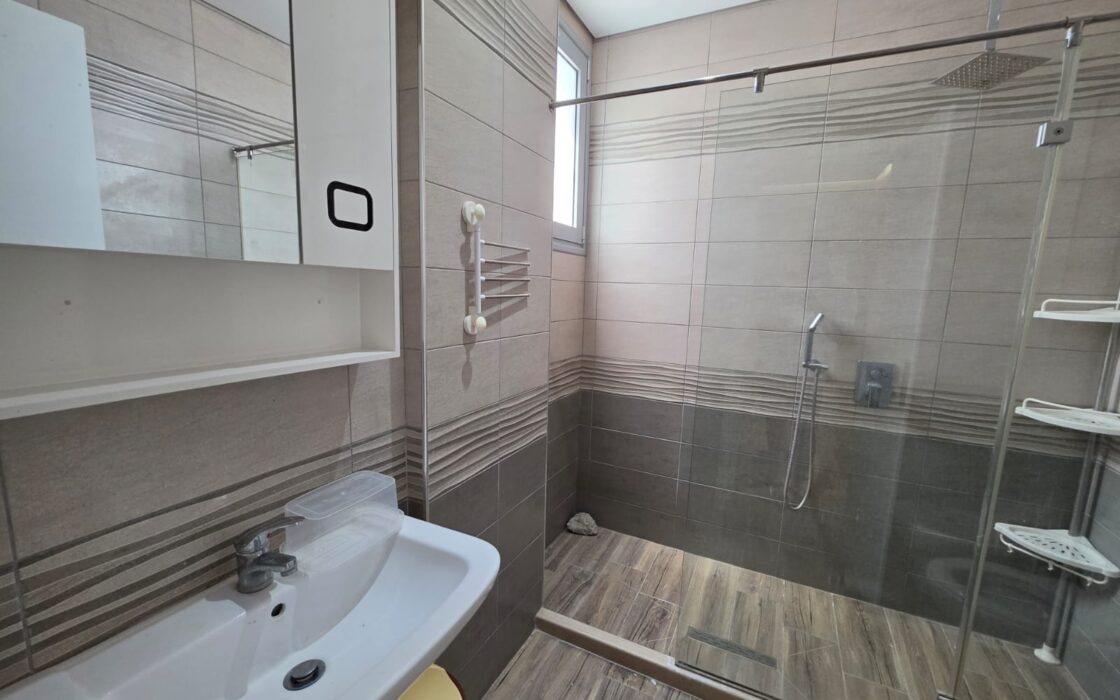2- pokojowy apartament przy plaży- Lungomare 3, Radhime, Wlora