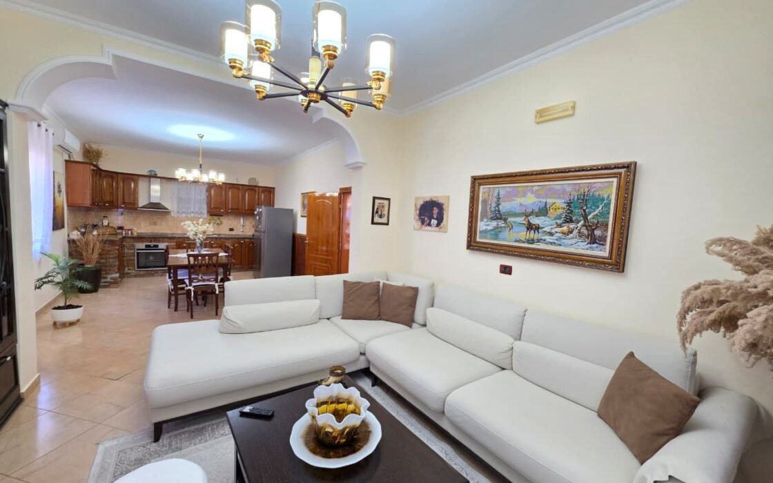 Dom Szeregowy 156 m2 z Ogrodem – Stara Plaża, Wlora
