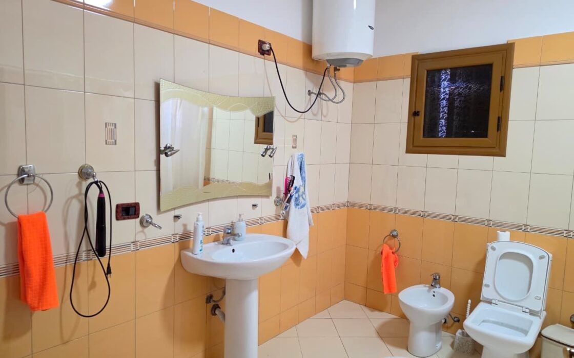 Dom Szeregowy 156 m2 z Ogrodem – Stara Plaża, Wlora