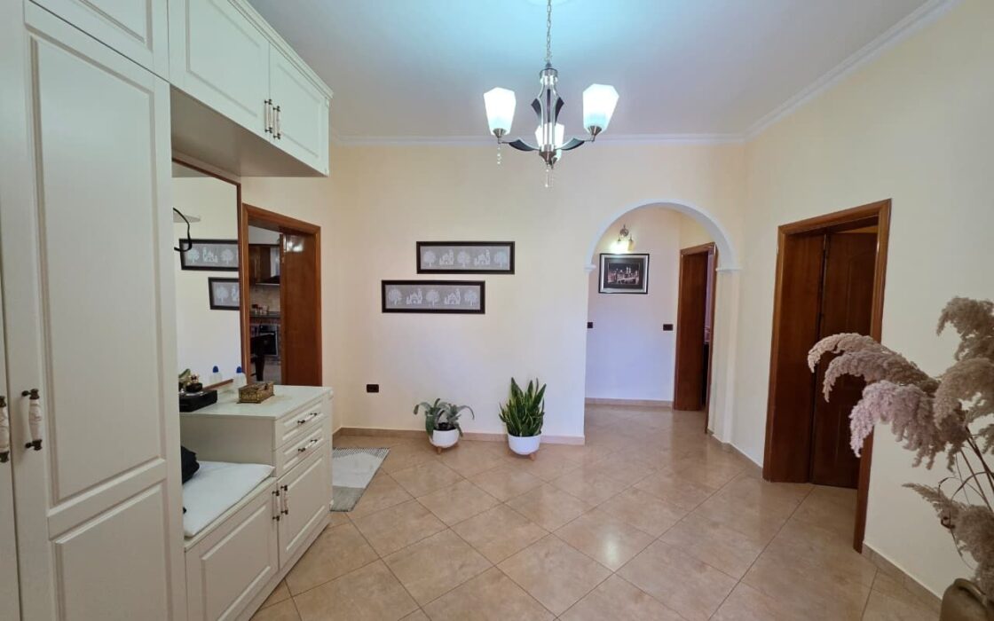Dom Szeregowy 156 m2 z Ogrodem – Stara Plaża, Wlora